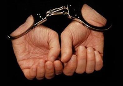 تفاصيل سقوط صاحب صفحة خليعة على فيس بوك