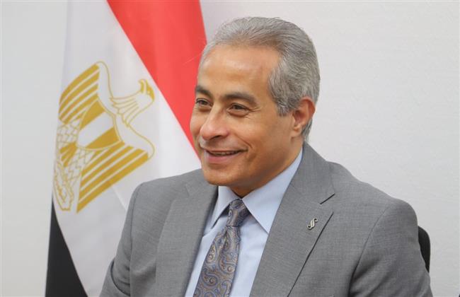 "العمل": الخميس المقبل إجازة بالقطاع الخاص بمناسبة ذكرى ثورة 25 يناير و عيد الشرطة