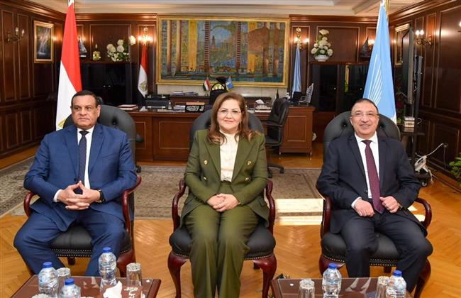 "الشريف" يستقبل وزيرا التخطيط والتنمية على هامش تفقدهما عدد من المشروعات بالمحافظة