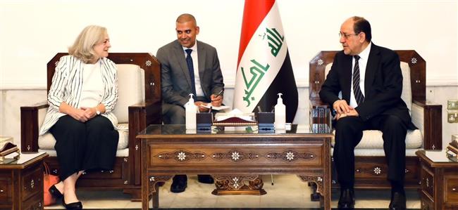 السفيرة الأمريكية في العراق تلتقي المالكي