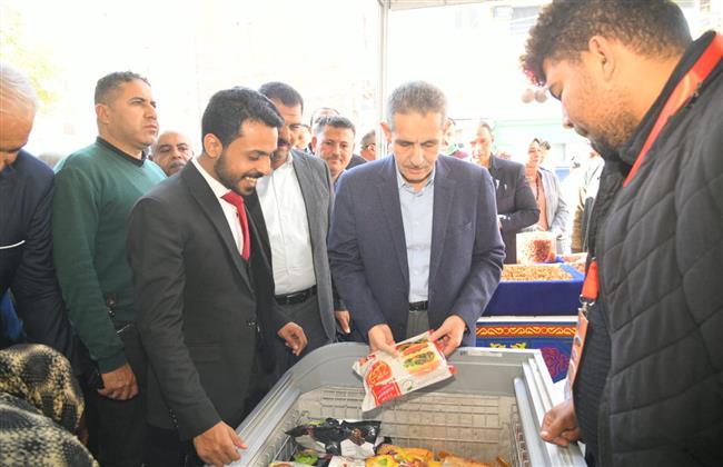 محافظ الغربية يفتتح معرضًا جديدًا لبيع السلع الغذائية بأسعار مخفضة بحي ثان طنطا