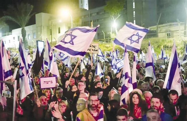 محتجون في تل أبيب يطالبون بتغيير حكومة نتنياهو