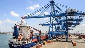   تداول 41 سفينة حاويات وبضائع عامة في ميناء دمياط