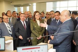   وزيرا التخطيط و التنمية المحلية ومحافظ الإسكندرية يفتتحون مركز خدمات مصر