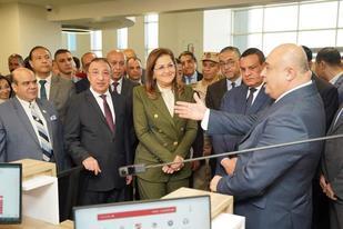 وزيرا التخطيط و التنمية المحلية ومحافظ الإسكندرية يفتتحون مركز خدمات مصر
