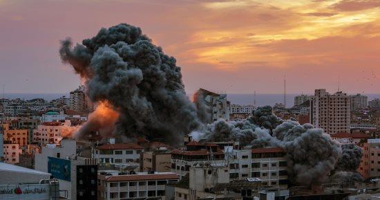 التلفزيون الفلسطيني: جيش الاحتلال الإسرائيلي يحاصر مجمع ناصر الطبي في خان يونس من مختلف الاتجاهات