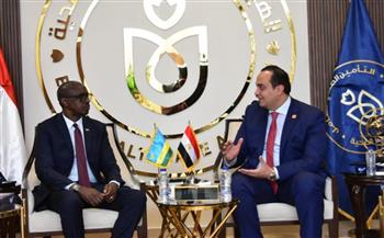   رئيس هيئة الرعاية الصحية يلتقي سفير رواندا بالقاهرة.. ماذا دار بينهما؟
