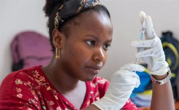 الكاميرون تبدأ أول برنامج لقاح ضد الملاريا للأطفال في العالم