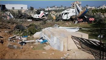   «سي إن إن»: تدمير إسرائيل للقبور واستخراج الجثث منها بغزة جرائم حرب