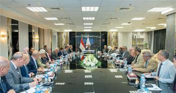 وزير الإنتاج الحربي يتابع موقف موازنة الشركات والوحدات التابعة للوزارة