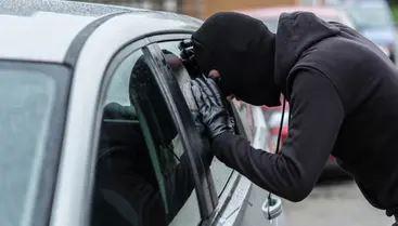 حبس عاطلين بتهمة سرقة السيارات وبيعها لتاجر خردة في عين شمس