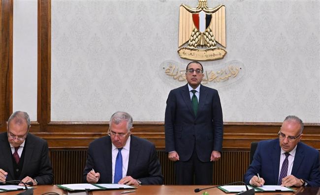 رئيس الوزراء يشهد توقيع بروتوكول تعاون بشأن الاستثمار المشترك لمنطقة الشاليهات بقرية "مرجانة"