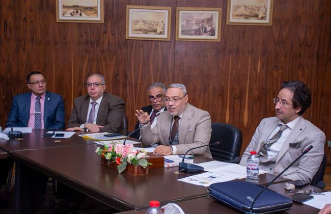 رئيس جامعة طنطا يترأس الاجتماع الدوري لقطاع شئون الدراسات العليا والبحوث