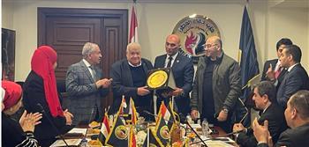 أمانة التخطيط بـ"حماة الوطن" تكرم الفريق جلال الهريدي