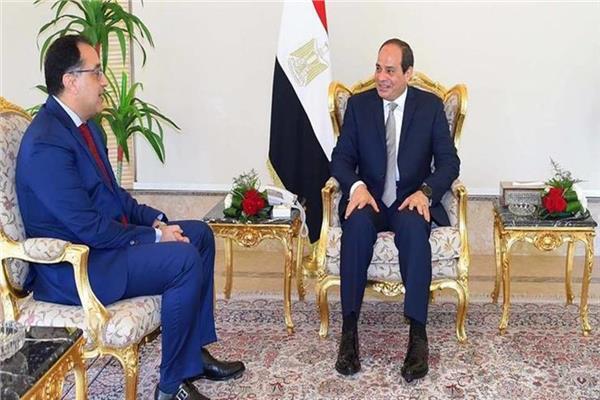 مدبولي يهنئ الرئيس السيسي بذكرى ثورة يناير: أدعو الله لكم بالتوفيق والسداد