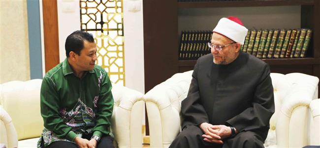 المفتي يؤكد أهمية التعاون بين المؤسسات الدينية في العالم