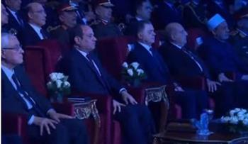   الرئيس السيسي يشاهد فيلما تسجيليا عن "معركة الشرطة"