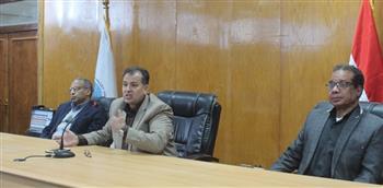  رئيس "جنوب الوادى": النظام الإلكتروني لقاعات التدريس والامتحانات أحد المشروعات التطويرية بالجامعة