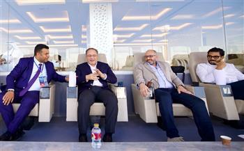 السفير المصري بالإمارات يزين لقاء الزمالك و أم صلال ببطولة الوحدة 