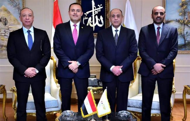 وزير الطيران المدني يستقبل سفير دولة قطر لتعزيز آليات التعاون المشترك