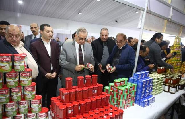 كفر الشيخ .. المحافظ يتابع موقف إحتياجات المواطنين بمعرض السلع المخفضة