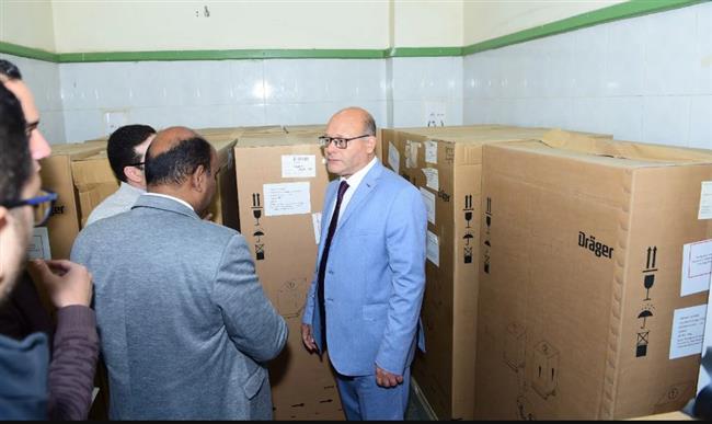 جامعة سوهاج تتسلم أجهزة طبية لمستشفى الجراحات الخاصة