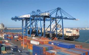   ميناء دمياط يستقبل 34 سفينة حاويات وبضائع عامة