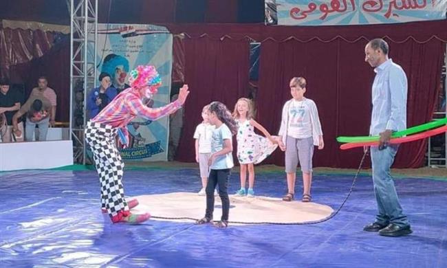 معرض الكتاب .. عروض السيرك القومي تلفت أنظار المشاركين