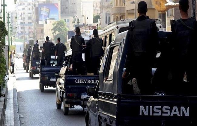 حملات أمنية لضبط الخارجين عن القانون بأسوان ودمياط