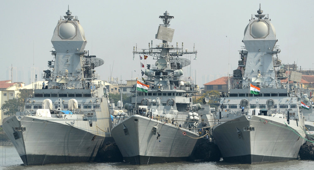 البحرية الهندية تستجيب لـ استغاثة سفينة تجارية تعرضت لقصف صاروخي