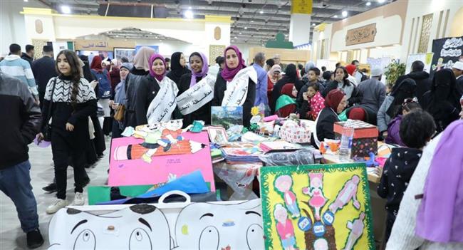 ورش عمل لتنمية المهارات وعروض فنية وتعليمية.. فعاليات يومية للطفل بجناح الأزهر بمعرض الكتاب 