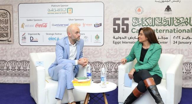 الروائي الهولندي "جاب روبن" في حوار مفتوح بمعرض الكتاب: رحلتي الأدبية بدأت بكتابة الشعر 