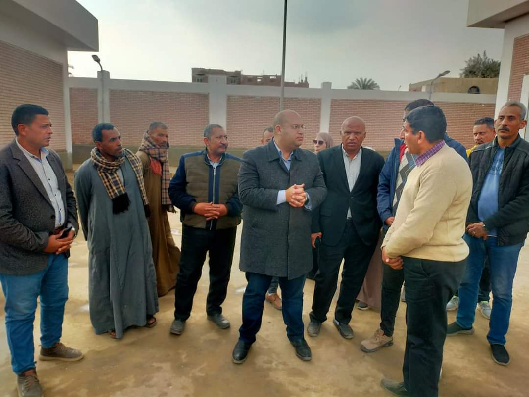 نائب محافظ الجيزة يتابع مشروعات الخطة الاستثمارية للتطوير والرصف بمدينة العياط