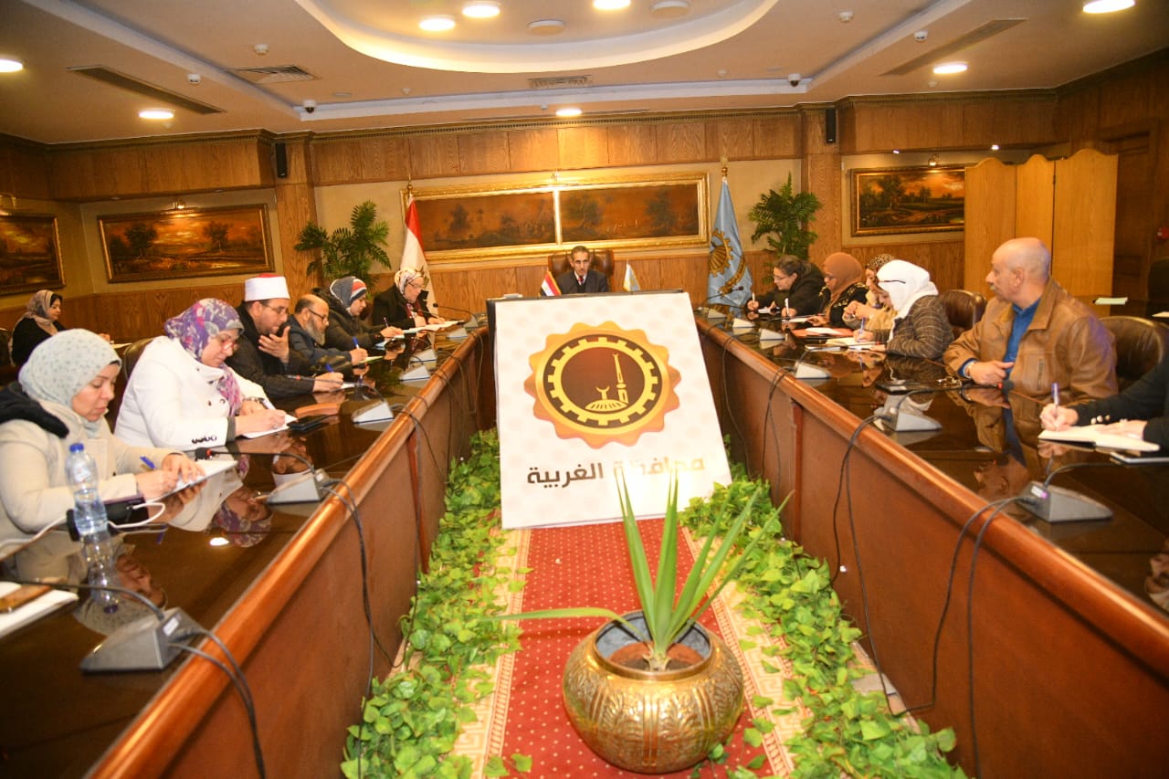 "رحمي" يجتمع بلجنة تدعيم دور المرأة ضمن لجان المشروع القومي لتنمية الأسرة المصرية