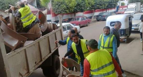 تزامنا مع سقوط الأمطار.. رفع 2700 طن قمامة ومخلفات بالبحيرة