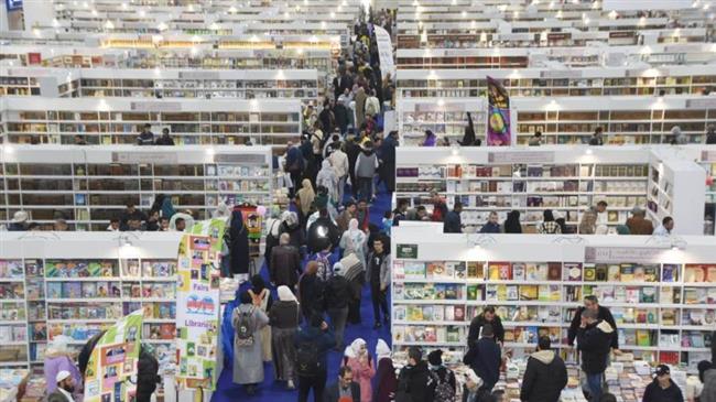 أكثر من 254 ألف زائر لمعرِض القاهرة الدُولي للكتاب في اليوم الرابع من نسخته الـ55 
