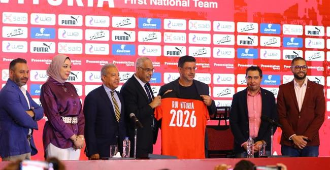من يتحمل قيمة عقد روي فيتوريا مع منتخب مصر؟