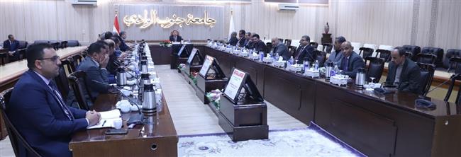 "نظم معلومات جامعة جنوب الوادي" يستعرض مخرجات مشروع SVU GIS System