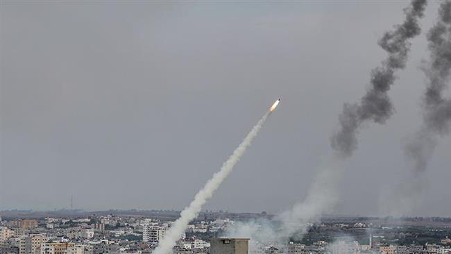 المقاومة الفلسطينية في غزة تعلن قصف تل أبيب برشقة صاروخية