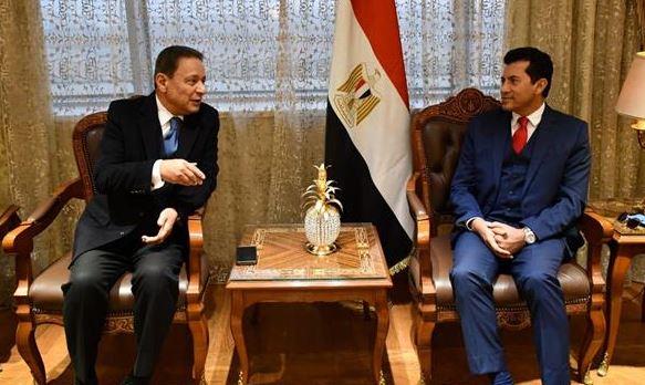 وزير الشباب والرياضة يبحث التعاون المشترك مع رئيس المجلس الأعلى لتنظيم الإعلام