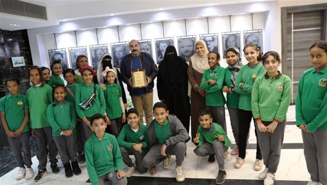 أسوان .. طلاب مدرسة محمد وعبد الوهاب طاهر رزق للغات يشكرون المحافظ
