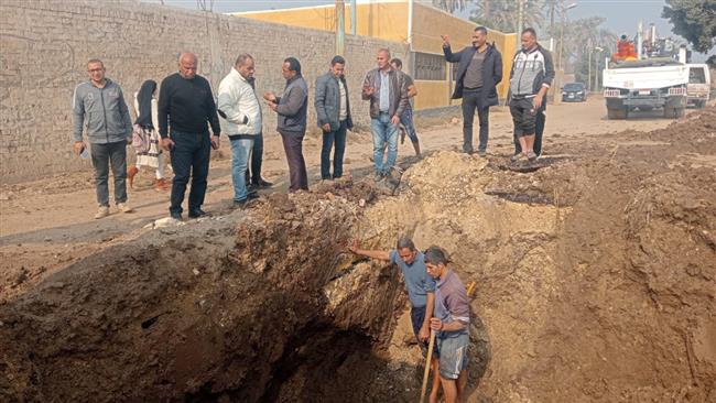 محافظ الجيزة يوجه بسرعة إصلاح كسر مفاجئ في خط مياه بالعياط