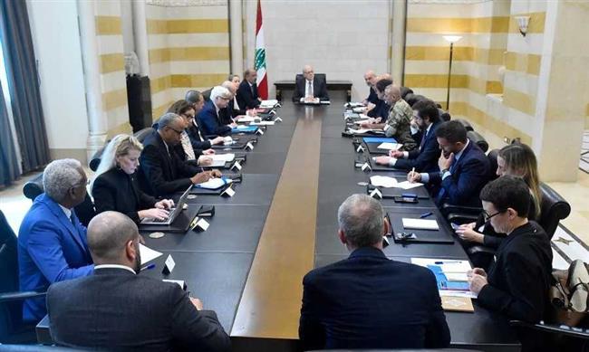 رئيس الحكومة اللبنانية يعقد اجتماعات مع قيادات عسكرية وأمنية