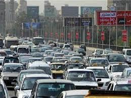 كثافات مرورية في ميادين ومحاور القاهرة والجيزة وتواجد أمني بالشوارع