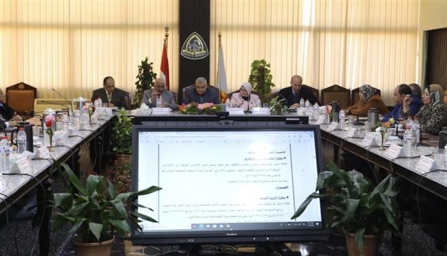 مجلس جامعة الزقازيق يهنئ رئيس الجمهورية ووزارة الداخلية بعيد الشرطة الـ 72