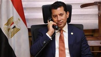 وزير الرياضة يهنئ عزمي محيلبة بذهبية كأس العالم للرماية الشاملة