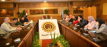   محافظ الغربية يجتمع بلجنة التعليم والتعلم ضمن لجان المشروع القومي لتنمية الأسرة المصرية