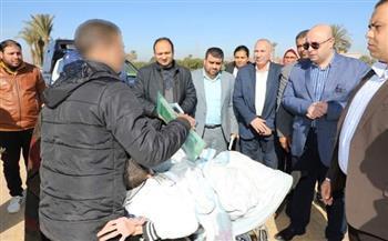 خلال جولته.. موقف إنساني لمحافظ بني سويف