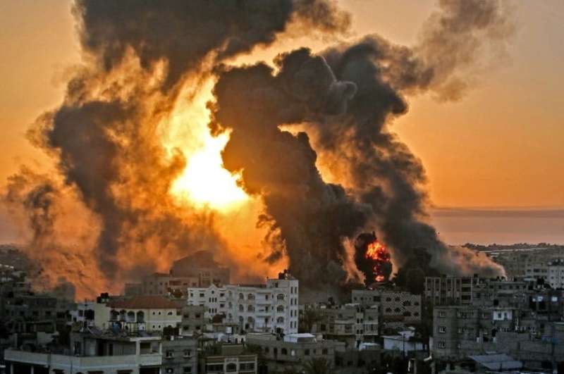 عشرات الشهداء والجرحى الفلسطينيين في اليوم الـ90 من العدوان على غزة