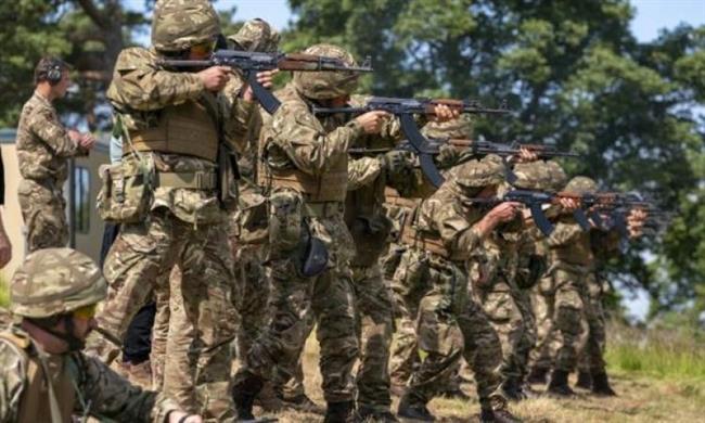 أوكرانيا : استهداف 12 مجموعة تابعة لـ الجيش الروسي ومركزين للقيادة